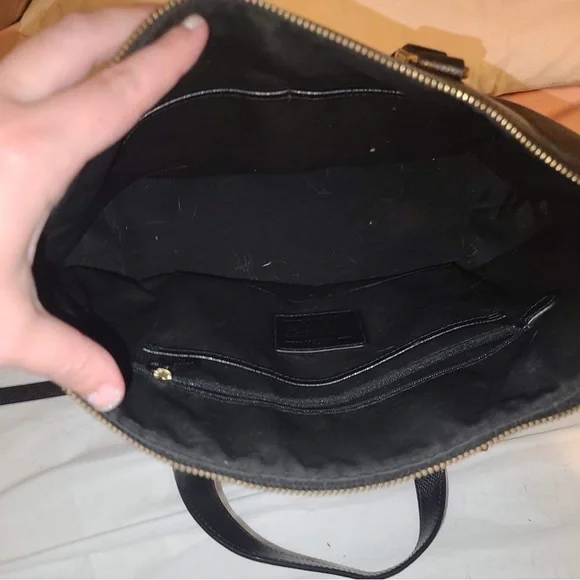 Authentic Coach purse with a crossbody strap! - Picture 10 of 12